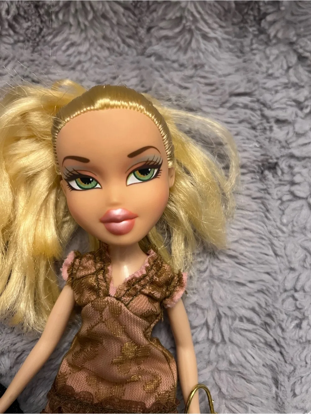 2001 Bratz Chloe in First Date Fashion Pack